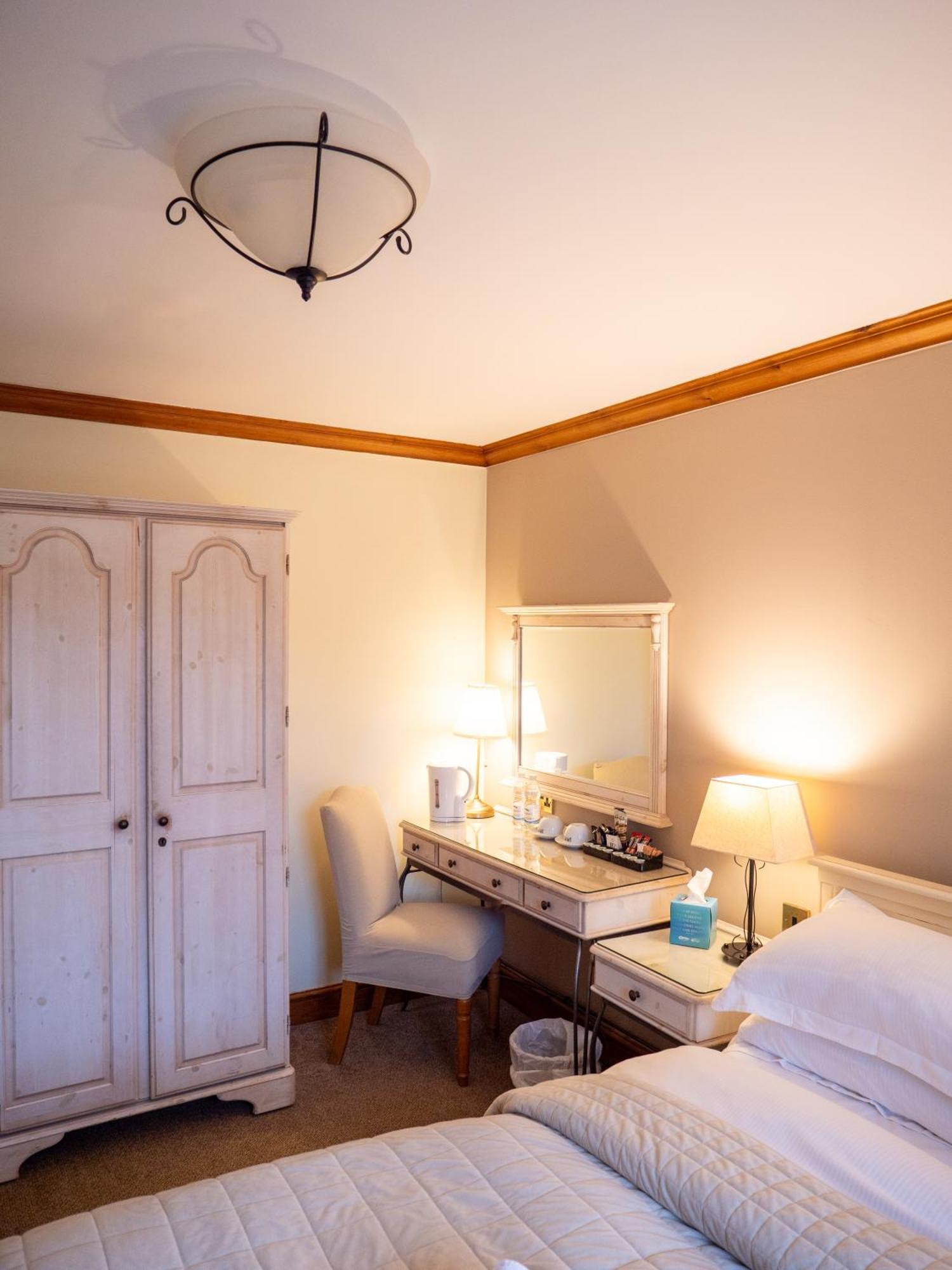 The Vestry Hotel ชิชิสเตอร์ ภายนอก รูปภาพ